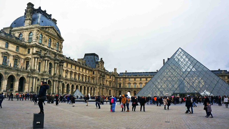 louvre-paris