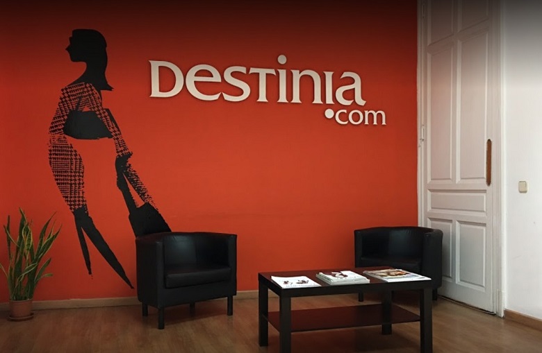 Destinia