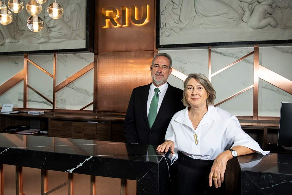 carmen-luis-riu-familie-riu-hotels (Hosteltur)