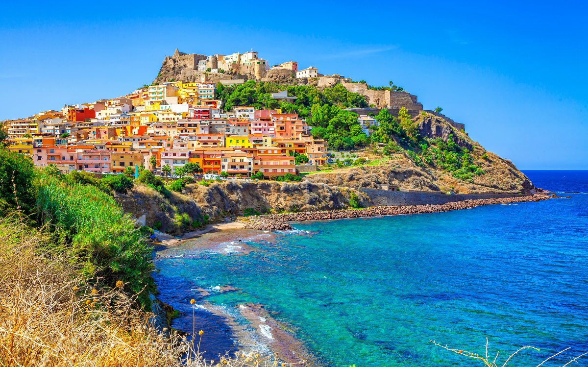 castelsardo-sardenha-italia (foto Brainsre.news)