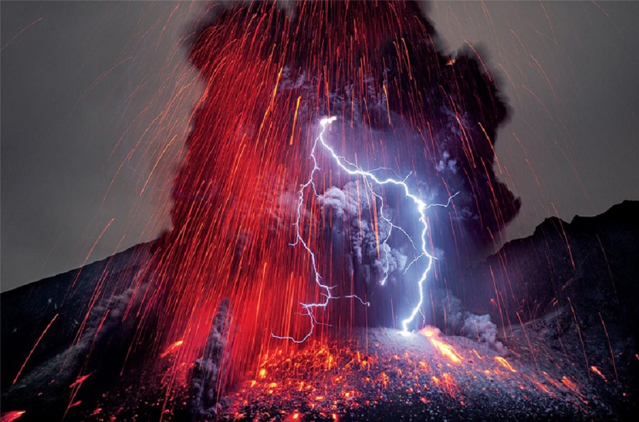 erupción del volcán Sakurajima, japao (foto National Geographic)
