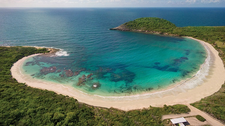 Half Moon Bay, Antígua (foto www.halfmoonbayantigua)