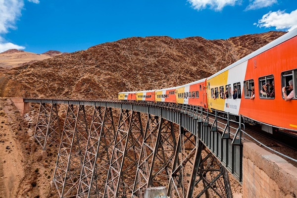 Marco Guoli-tren de las nubes-Argentina