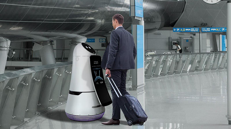 Robôs em aeroportos ajudarão viajantes