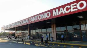 Santiago de Cuba em temporada alta de turismo, repto para o aeroporto Antonio Maceo