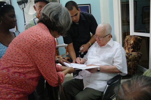 Apresentam em Santiago de Cuba livro dedicado ao Dr. Armando Hart Dávalos