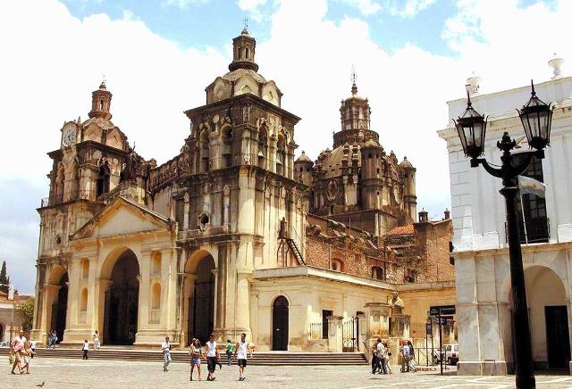 Golfe, idioma, religião e cassinos são atrativos em Córdoba