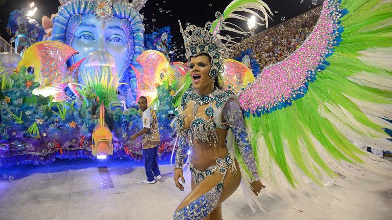 Escolas de Samba suspendem desfile de 2018 no Rio