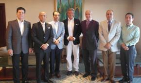 De esquerda a direita: Luis Ros; Sigfrido Pared; José Manuel González; como observador Alfonso Marín Caffarena; José Carlos de Santiago; José Soto; e Manuel Gómez. (foto) José Manuel González Cuadra nomeado presidente da Academia Dominicana de Gastronomia
