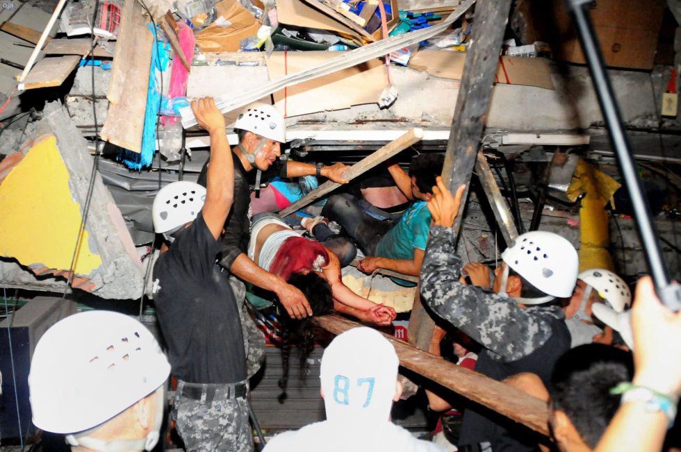 Número de mortos em terremoto no Equador sobe para 350