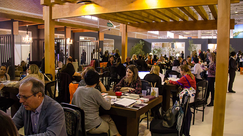 Meeting FESTURIS terá painel sobre impacto dos influenciadores digitais na escolha dos destinos turísticos