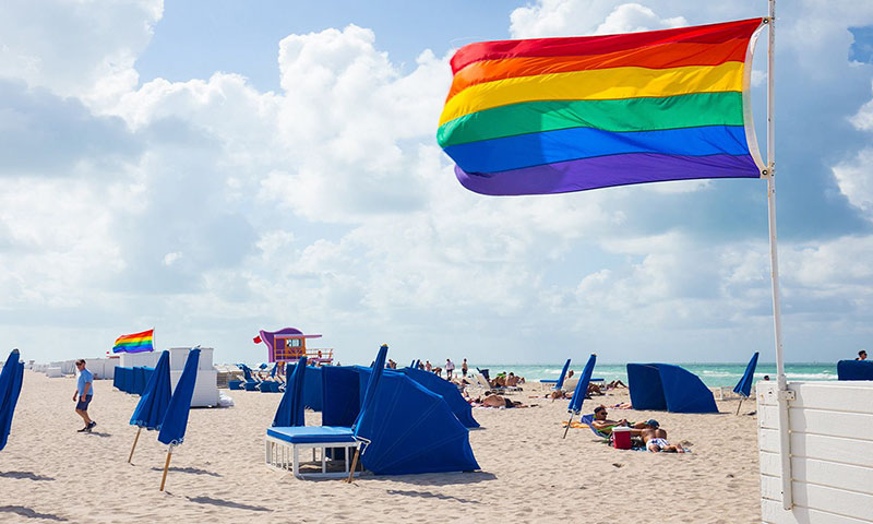 Turismo LGBT: gastos anuais agora superam US $ 218 bilhões