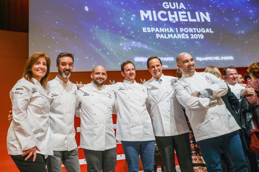 A secretária de Estado do Turismo, Ana Mendes Godinho (E), acompanhada Portugal: Makro é fornecedora oficial da 1ª Gala Michelin