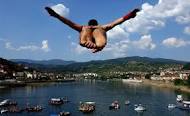 Cliff diving, disputa de saltos extremos em Havana