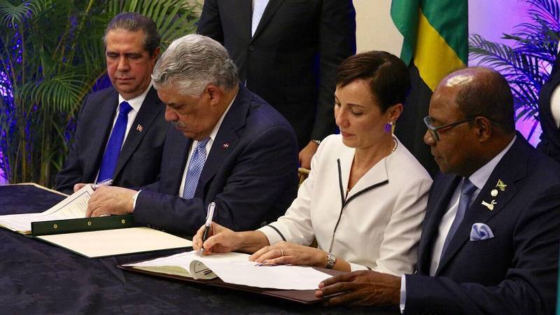 República Dominicana e Jamaica assinam acordo de turismo multidestino
