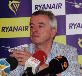 Michael O'Leary, presidente da companhia aérea Cancelamento de rotas da Ryanair em Madri e Barcelona, por aumento das taxas aeroportuárias