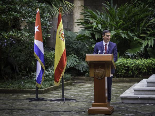 Presidente espanhol dá o arreamento de Maceo para Eusebio Leal