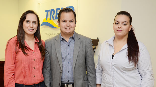O vice-presidente comercial Daniel Santos entre a gerente de Suporte Comercial Elisabete Leonardo e a supervisora de Planejamento Comercial da Trend Operadora, Maiara Lopes, na sede da operadora em São Paulo Trend Operadora lança pacote de soluções para hotéis