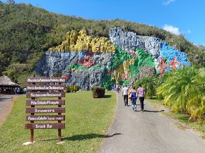 Mural da pre-história, Pinar del Rio, Cuba Pinar será catedral de turismo e natureza